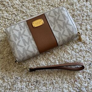 Michael Kors Cream and Brown Geometric Wristlet